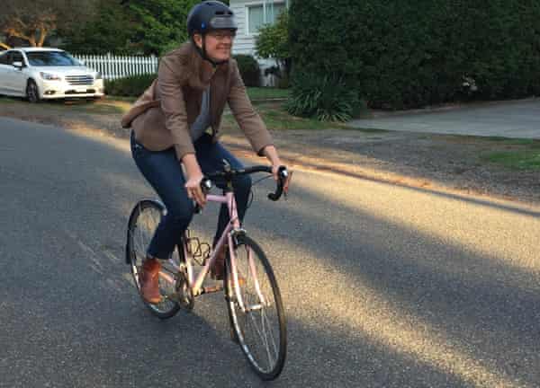 Should Bike Helmets Be Compulsory? Lessons From Seattle And Amsterdam |  Cities | The Guardian